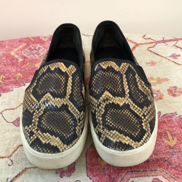 Vince Blair Snakeskin Leather Slip On Shoes Size 8 - Picture 2 of 11
